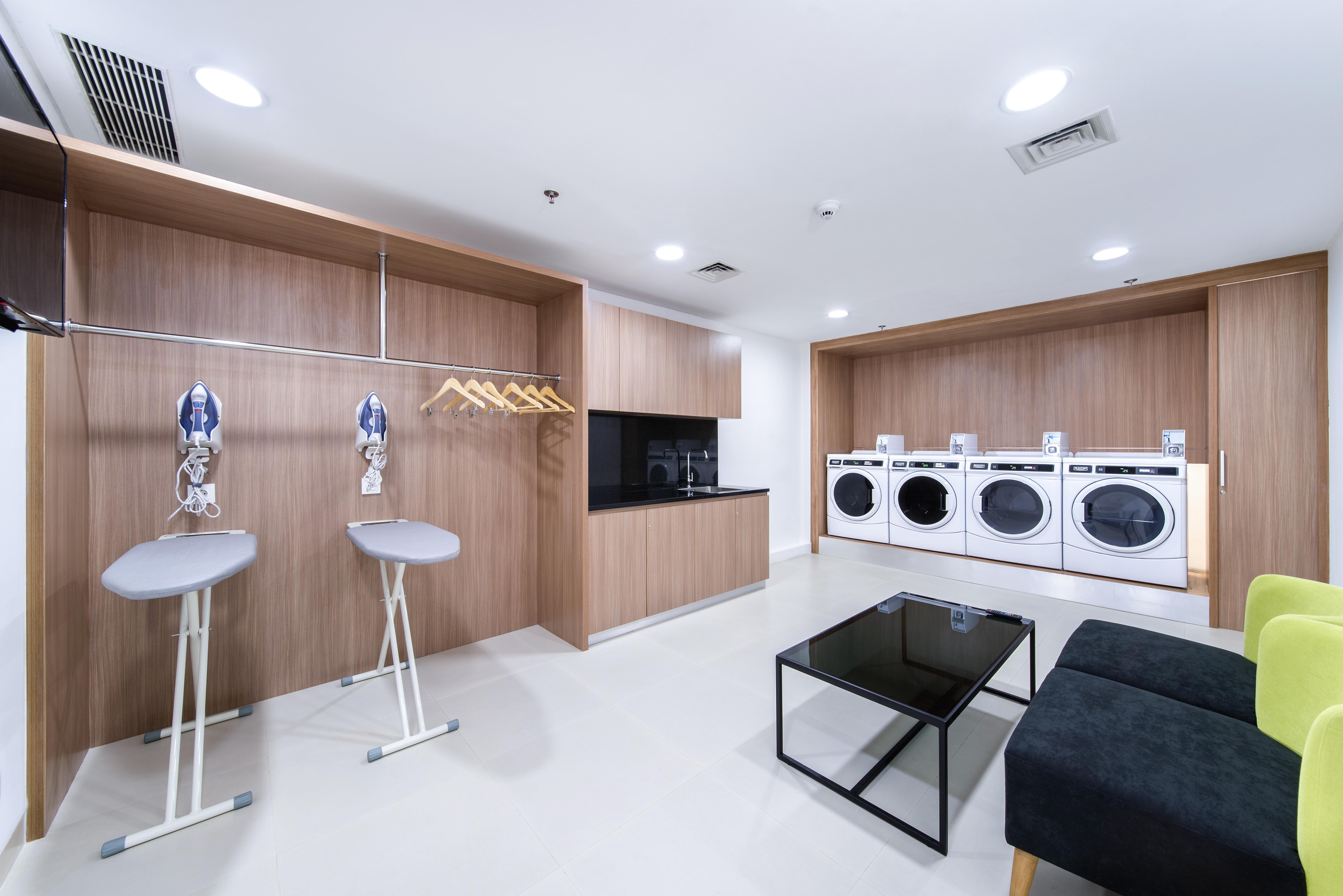Holiday Inn Express Jakarta Matraman By Ihg Exteriér fotografie